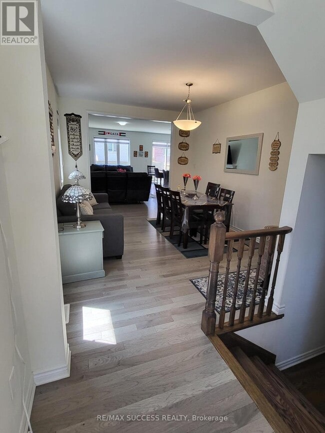 Photo du bâtiment - 725 Kennedy Cir W