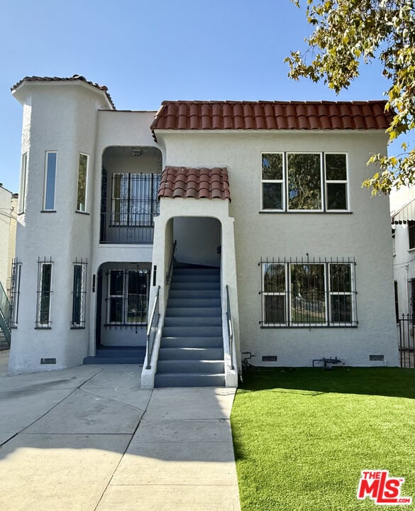 Primary Photo - 1221 West Blvd