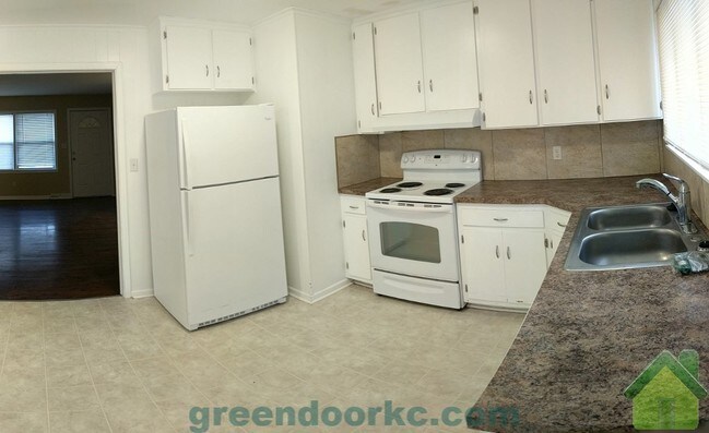 Building Photo - 9524 Outlook Dr