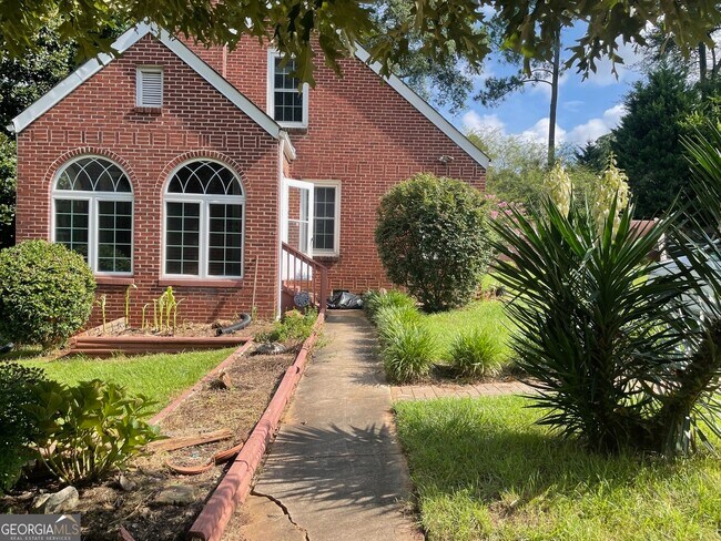 Foto del edificio - 4802 Chamblee Tucker Rd