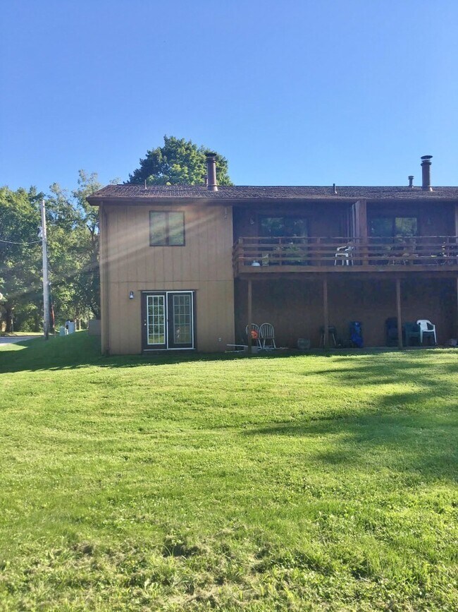 Foto del edificio - 3 Bedroom, 2 Bath Duplex in North Side Iowa City