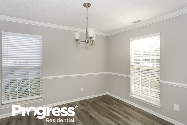 Building Photo - 2529 Governors Pointe Ct NE