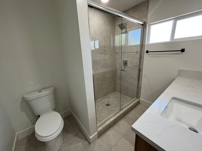 Foto del edificio - 4923-4923 Gary St