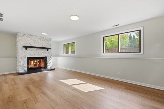 Foto del edificio - 849 Pear Tree Ln