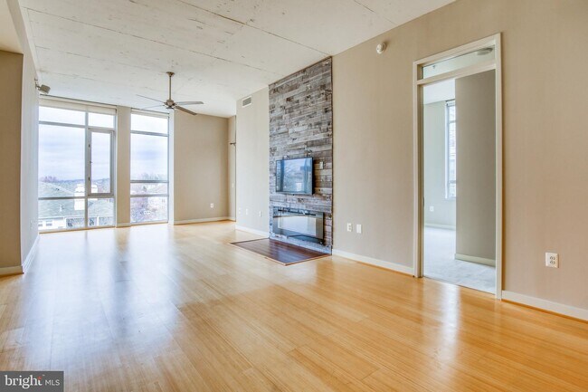 Foto del edificio - 12025 New Dominion Pkwy