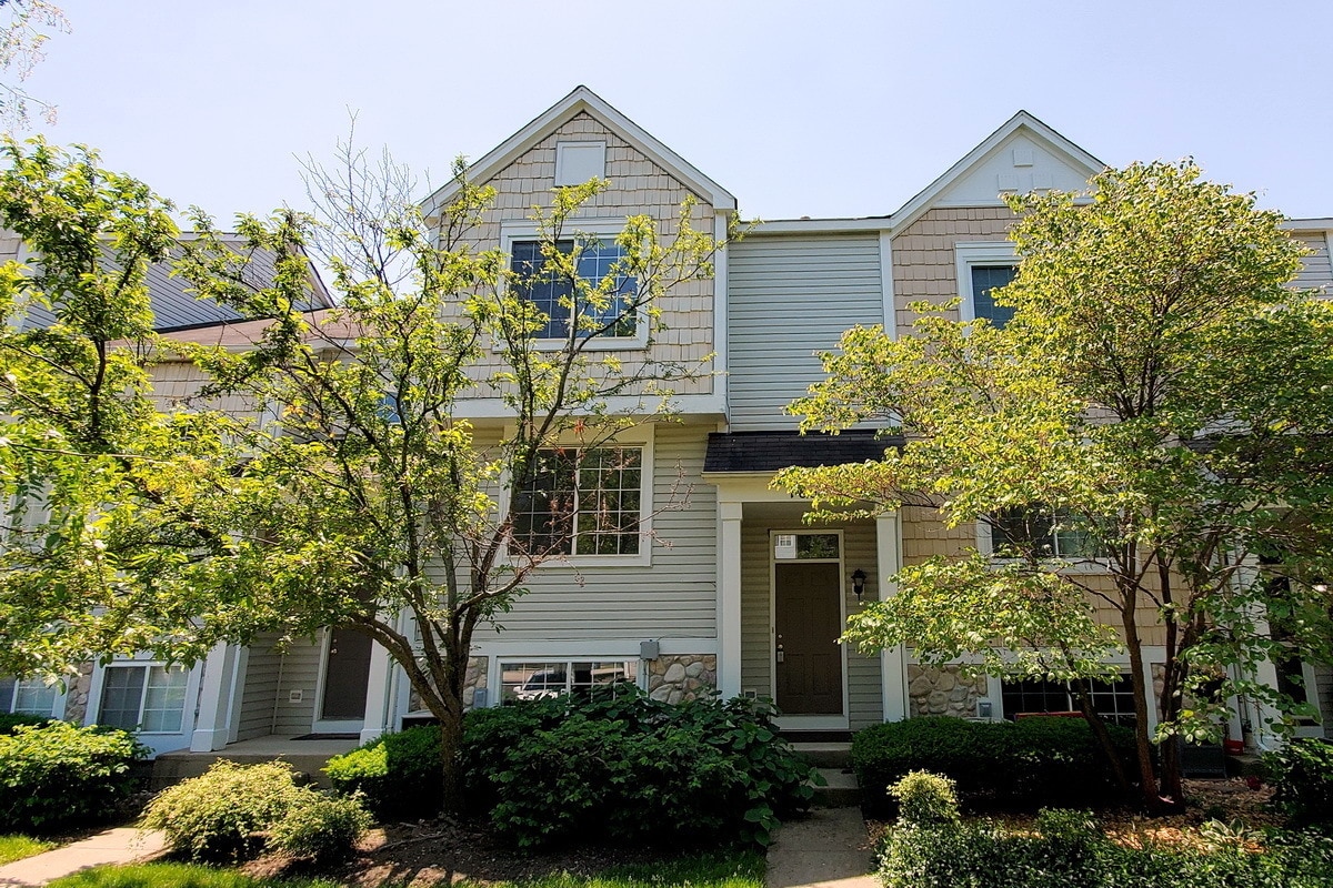 1854 Middlebury Dr, Aurora, IL 60503 Townhome Rentals in Aurora IL