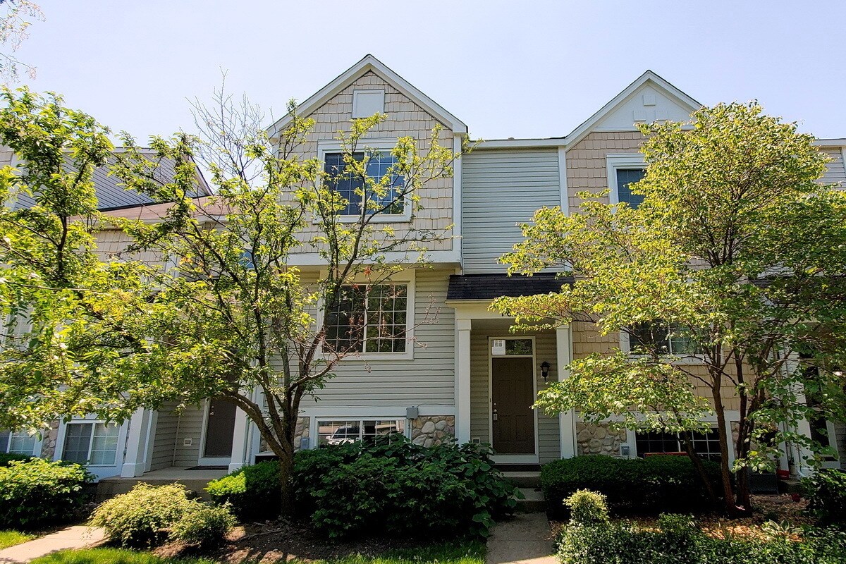 1854 Middlebury Dr, Aurora, IL 60503 Townhome Rentals in Aurora IL