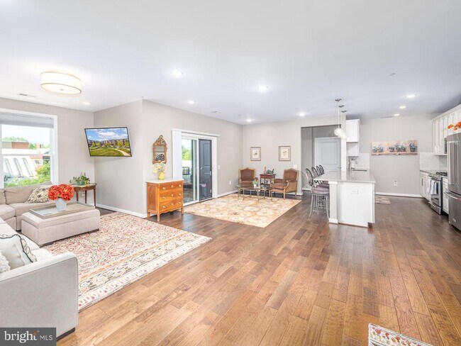 Foto del edificio - 3989 Norton Pl