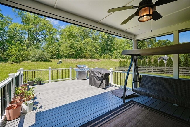 Building Photo - 23847 Grayhaven Pl