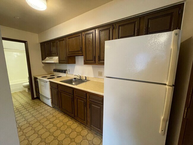 Building Photo - York Villa Apartments