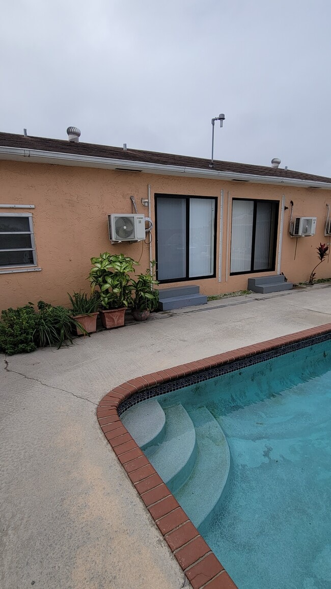 5849 Wiley St Unit 2, Hollywood, FL 33023 Apartments in Hollywood, FL