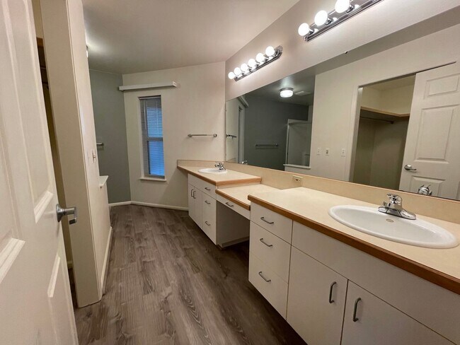 Foto del edificio - Application Pending - 4 Bedroom Home For R...