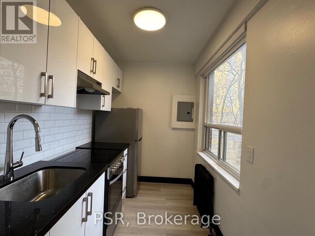 Building Photo - 600 Eglinton Ave E