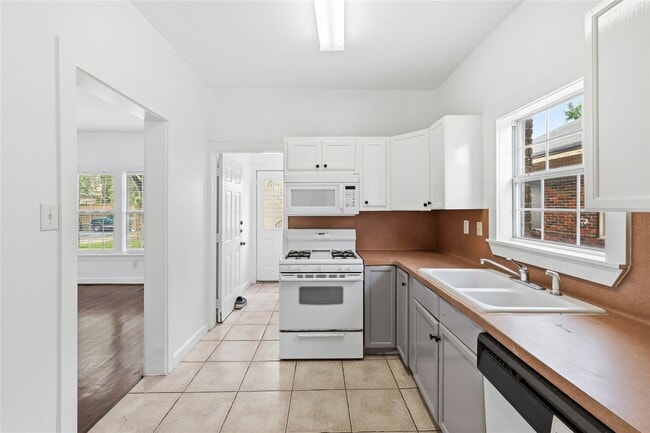 Foto del edificio - 2218 Arbor St