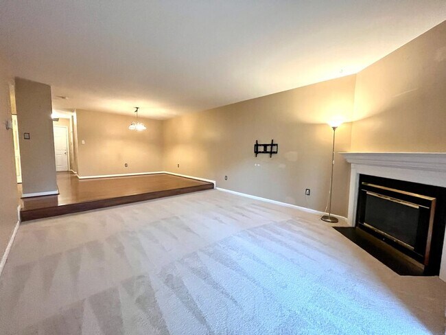 Foto del edificio - 205 Valley Stream Ln
