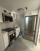 Building Photo - 857 Beacon St