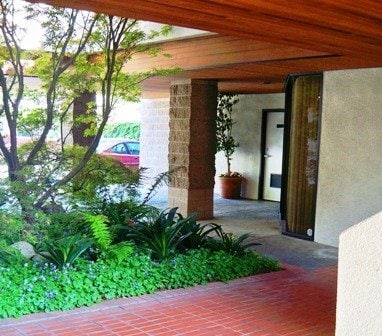 Building Photo - 224 S Glendora Ave