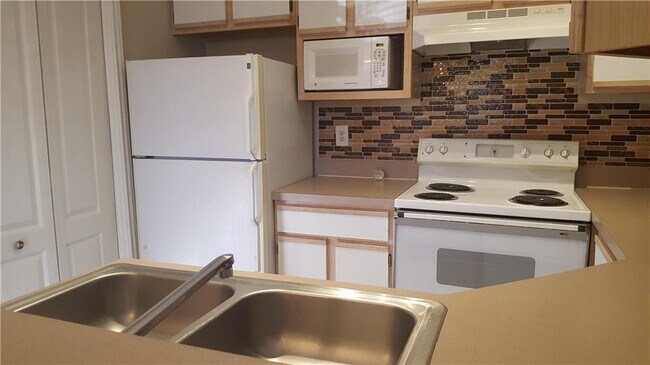 Foto del edificio - 6000 Shepherd Mountain Cove