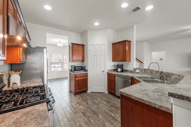 Building Photo - 6742 Durango Creek Dr