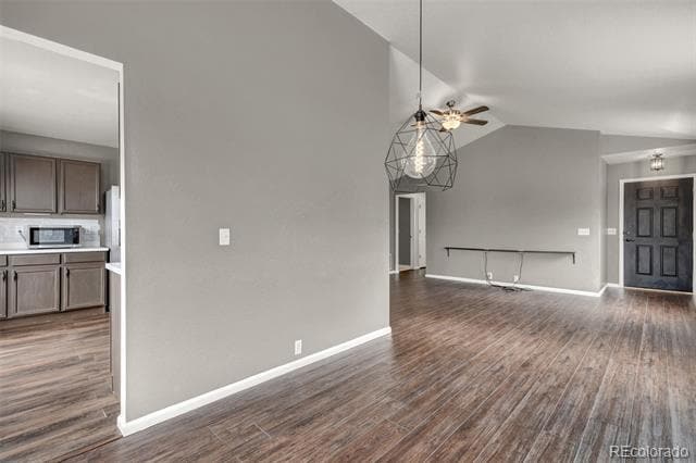 Foto del edificio - 12533 Pine Valley Cir