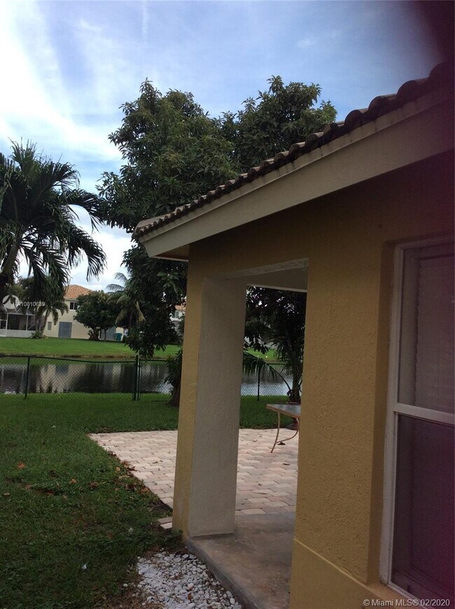 Foto del edificio - 1139 Rialto Dr