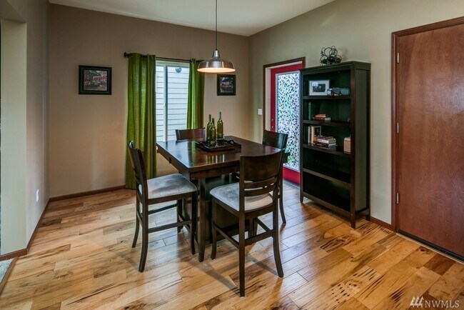 Foto del edificio - 341 Holland Ave