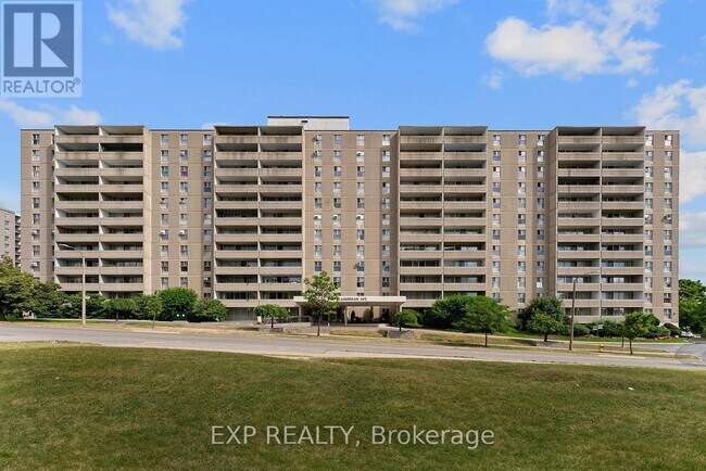 Building Photo - 2-612 Glamorgan Ave