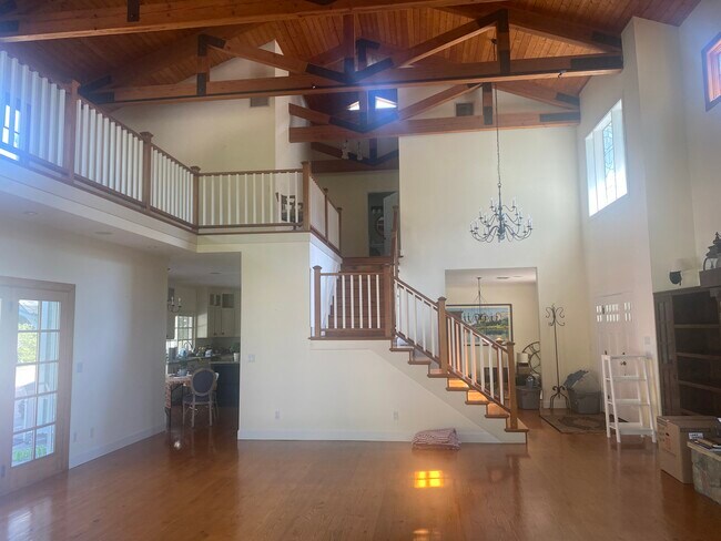 Building Photo - 9423 Wheatland Ave