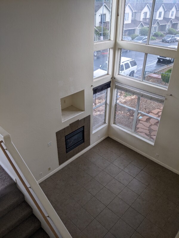 Foto del edificio - 1477 E Russ Way