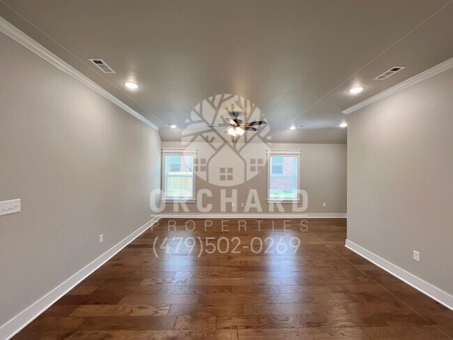 Foto del edificio - 592 Bradford Dr