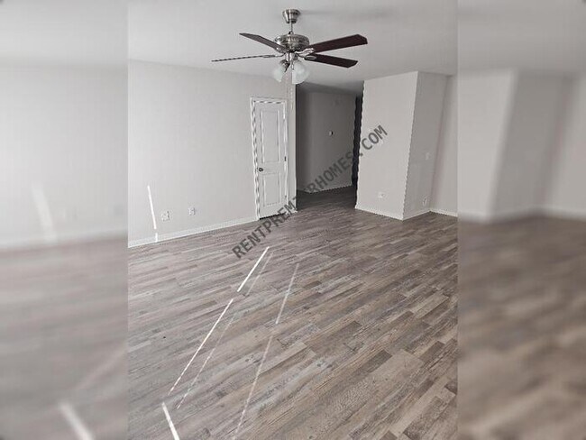 Building Photo - 14186 Green Wing Cir