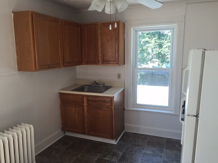 Primary Photo - 416 Ridgeway St