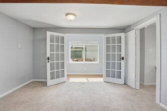 Building Photo - 7819 Bayside Dr