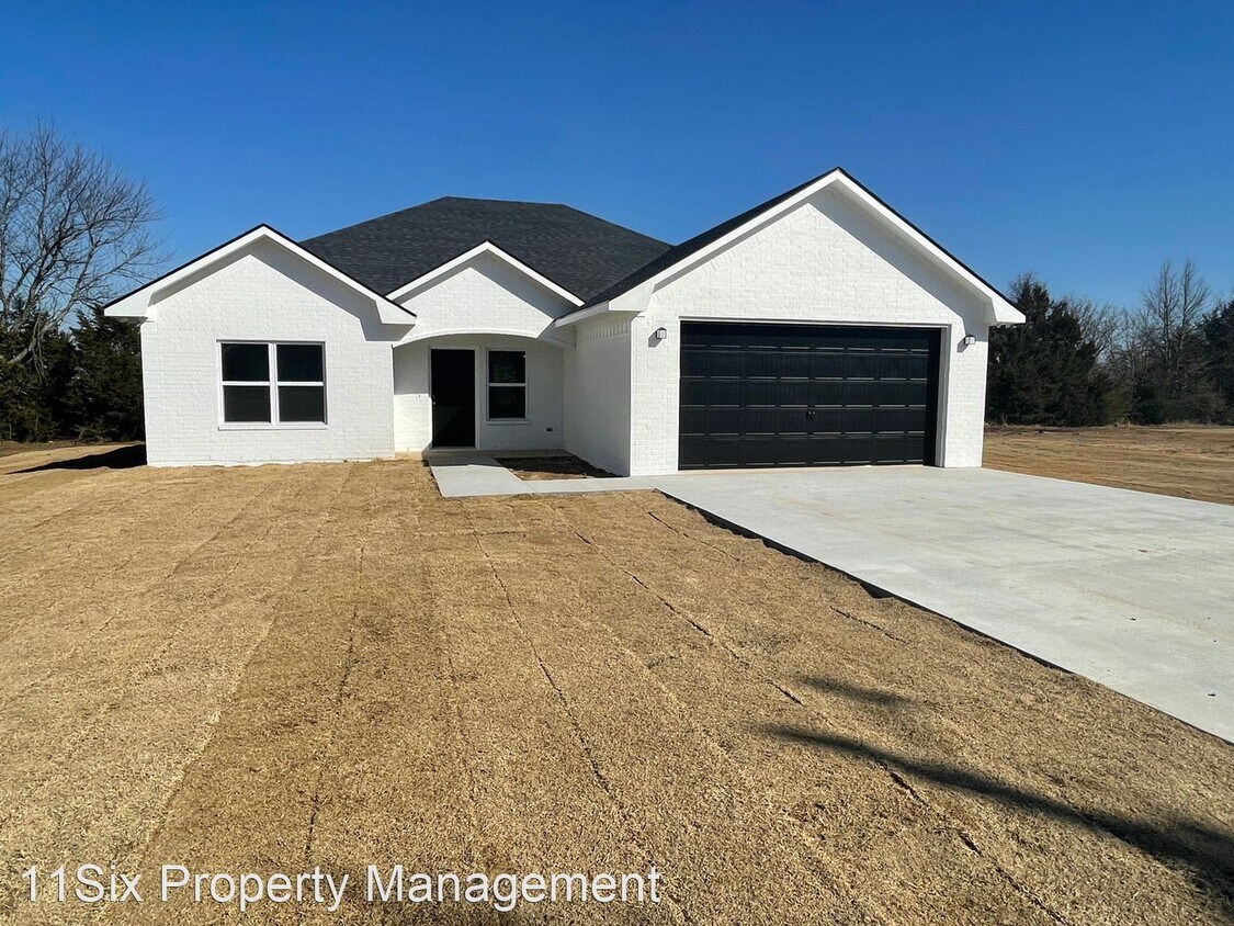 Foto principal - 3 br, 2 bath House - 369 Cherry Ln
