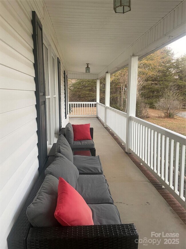 Foto del edificio - 3481 Mason Spring Dr