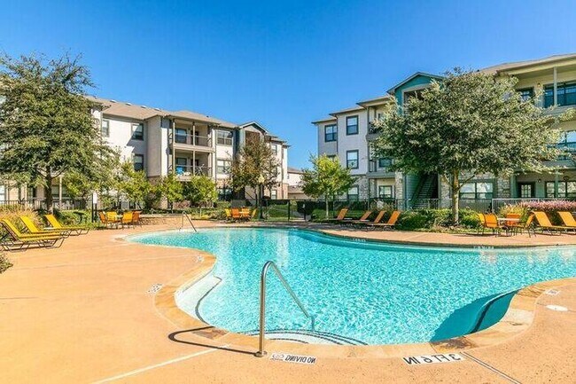 Foto del edificio - 13900 Chadwick Pkwy