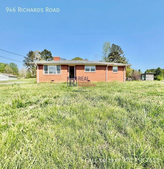 Building Photo - 946 Richards Rd NE