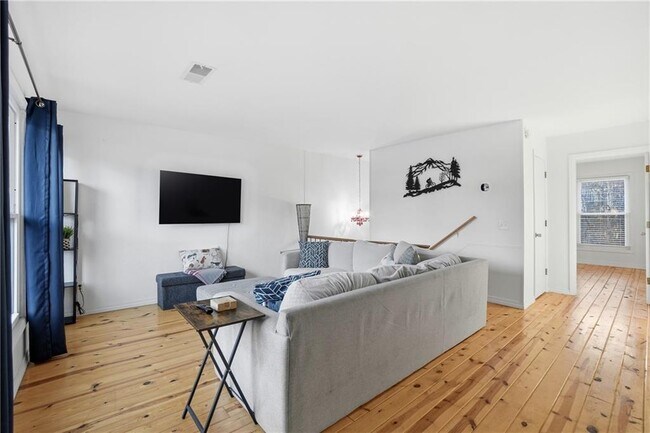 Foto del edificio - 10 Dogwood Dr