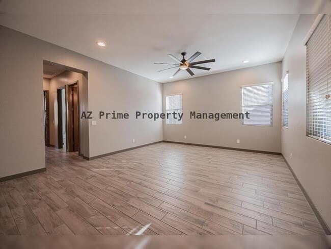 Foto del edificio - 4520 E Bethena St