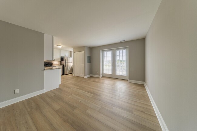 Building Photo - 5630 Pershing Ave