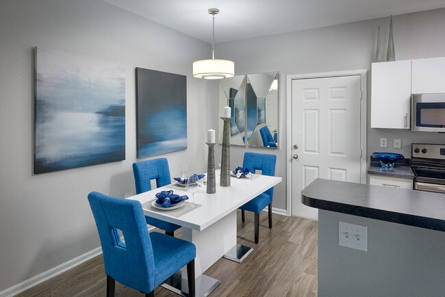 Building Photo - Crestone