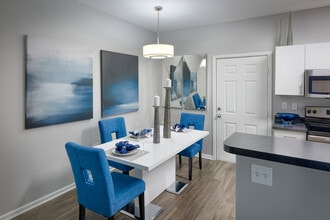 Building Photo - Crestone