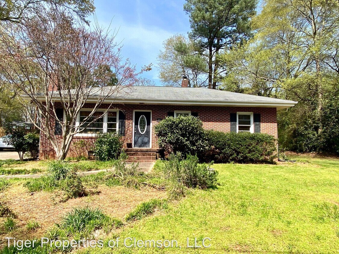 Primary Photo - 250 Rock Creek Rd