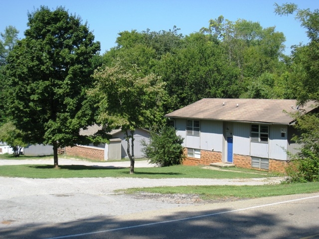 Foto del edificio - Red Bud Apartments