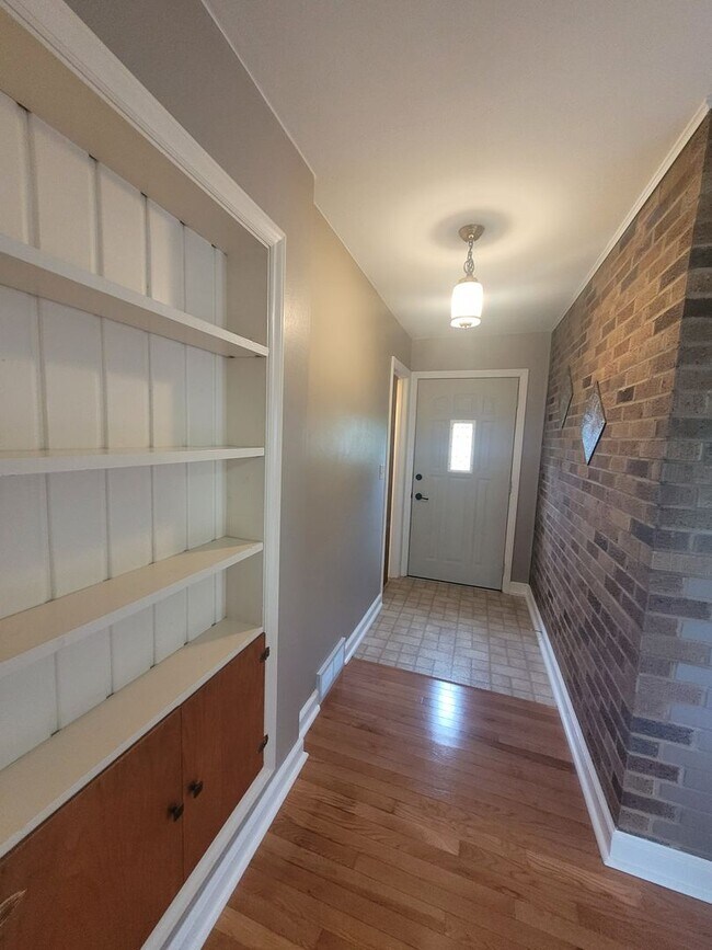 Building Photo - $1250| 2BD 1BA| 1915 Ohm Ave | Available Now