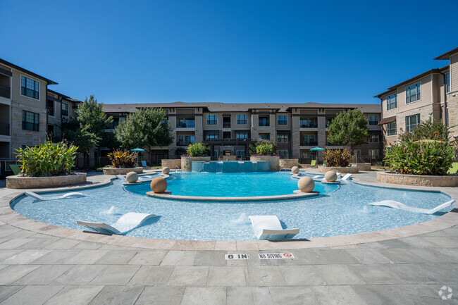 Piscina - Volterra at Westlake