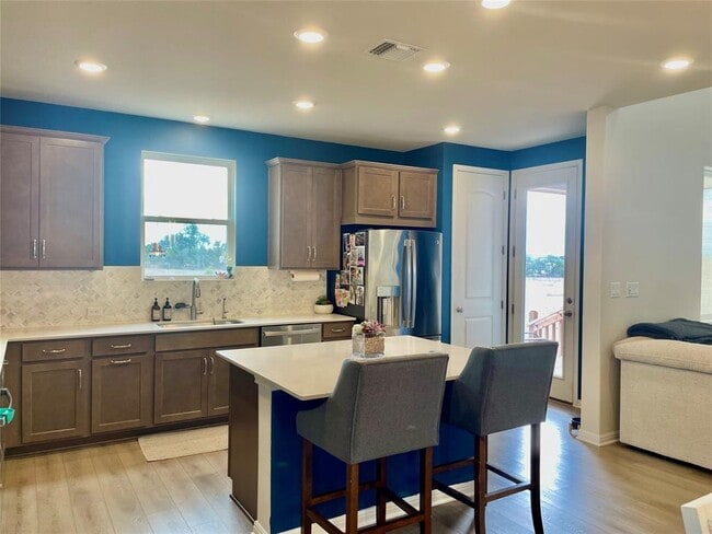 Foto del edificio - 232 Denali Wy