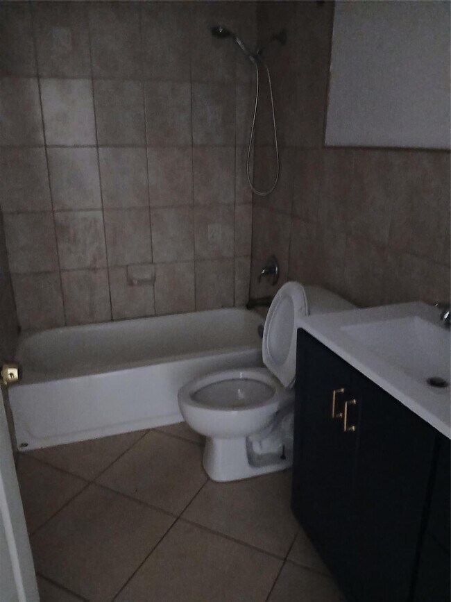 Building Photo - 514 NW 3rd Ave