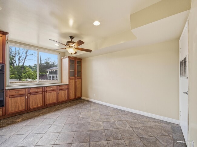 Building Photo - 4610 Densmore Ave