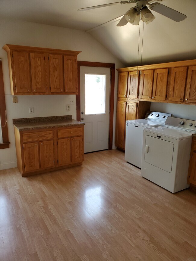 Building Photo - 1814 Summer St